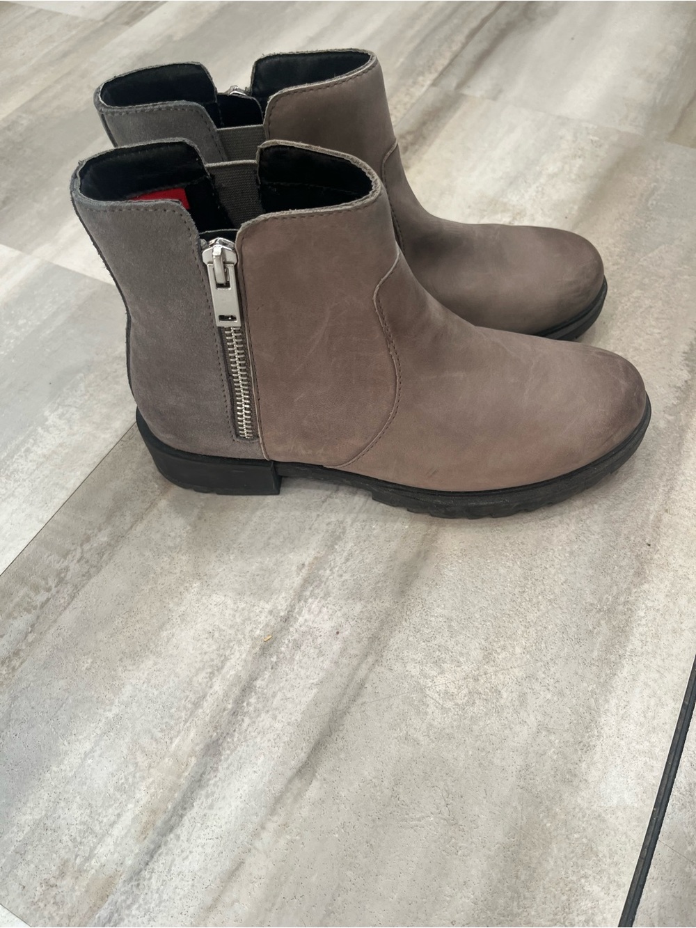 Sorel Emelie II Zip Women's Boots Size 6.5